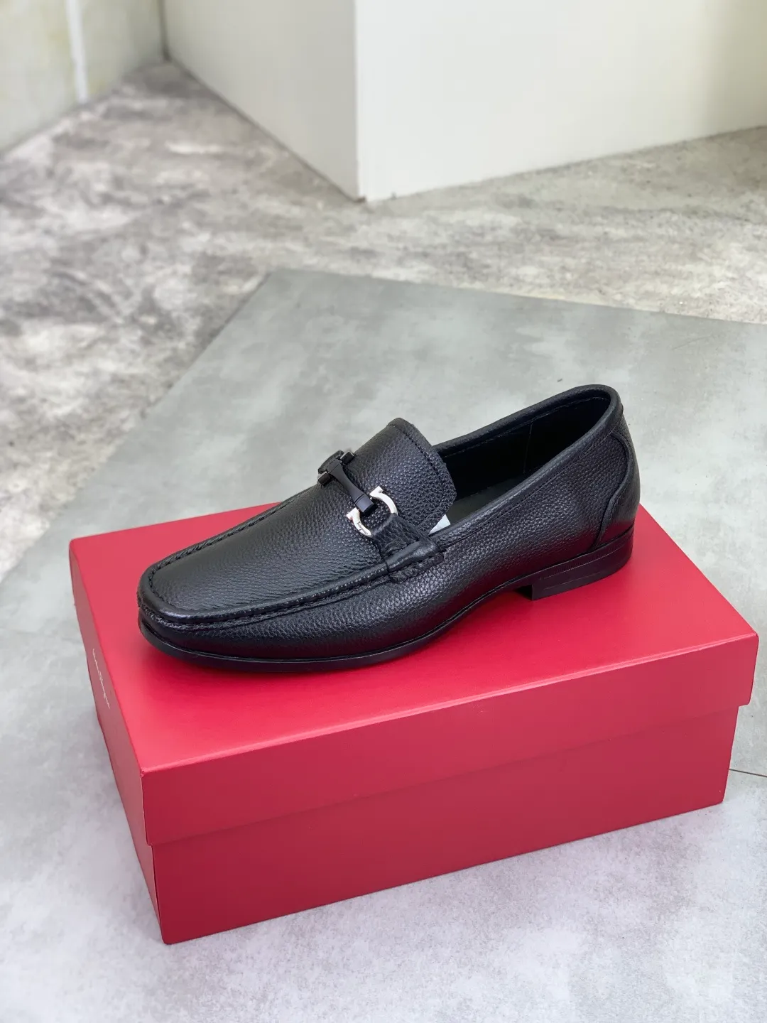 Men's shoes 💰P480 new high quality [Ferragamo/Ferragamo] latest model original imported calfskin, imported cowhide lining + original luxury metal buckle + original combination outsole Comparison without pressure Code number: 38-44 (45 customized)